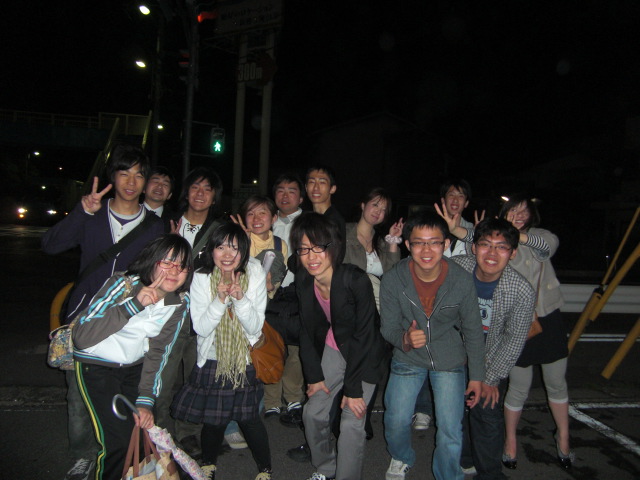 �j�a�b�̊F����